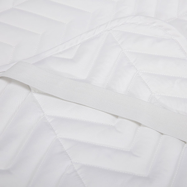 V-shaped protective pad